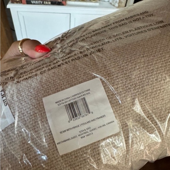 SOIA & KYO Scarf - Brand New - Picture 4 of 4